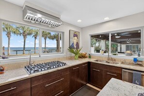 Fridge, microwave, oven, stovetop - Serene Bayfront Paradise - Private Pool, Kayaks, Hammocks, Views & Dogs Welcome! (Fort Walton Beach)