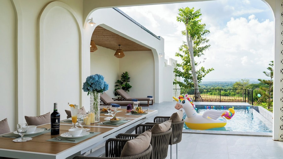 The Peak Hill Pool Villa
