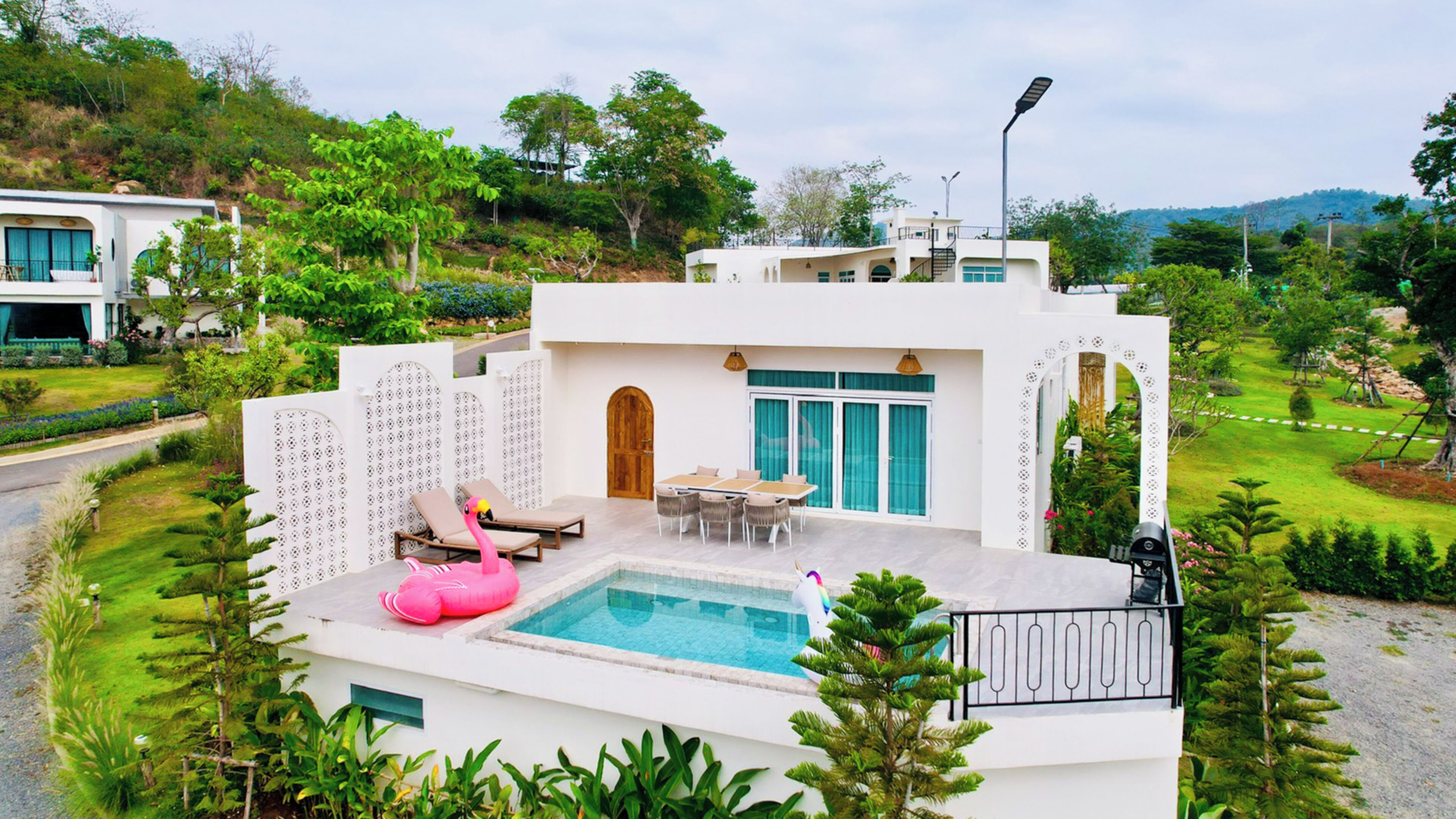 พรีเมียร์วิลล่า, สระว่ายน้ำส่วนต  ัว