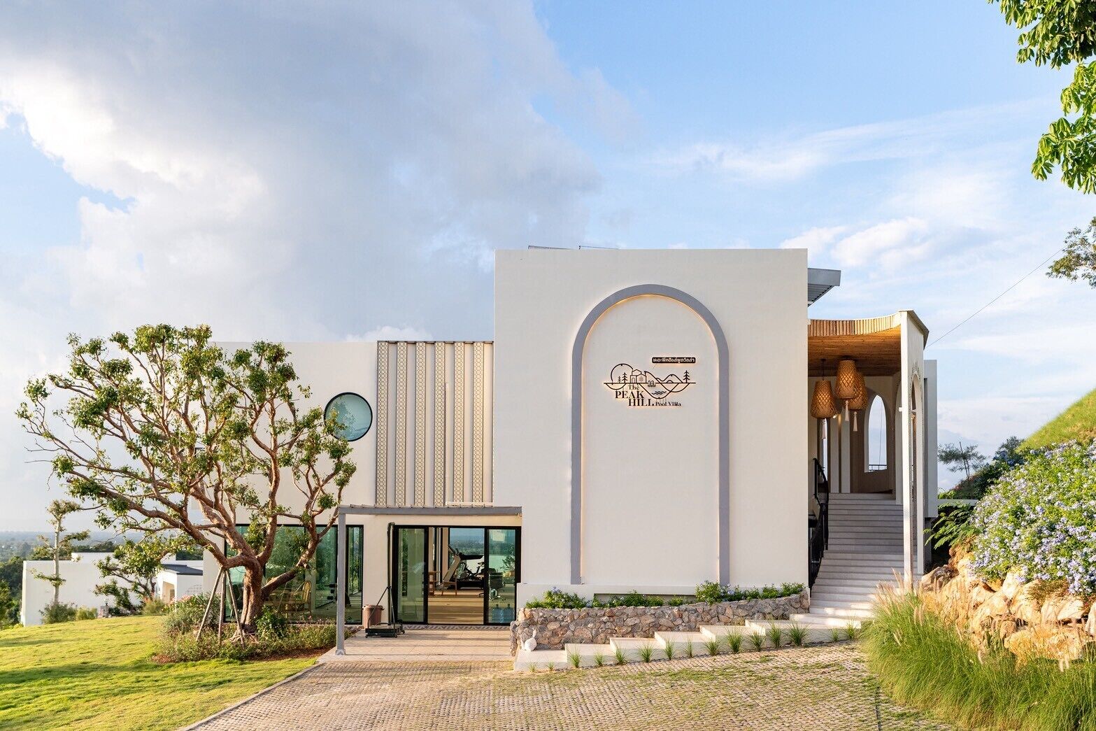 المنشأة من الخارج