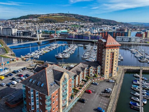 The Crows Nest - 1 Bed Apartment - Swansea Marina
