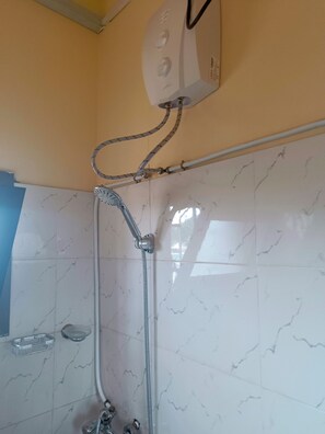 Toallas, jabón, papel de baño 