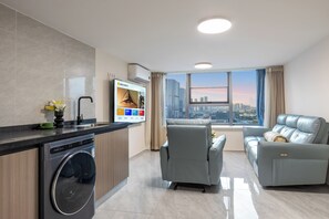 Standard Suite, City View | Interior - Mira Hotel Apartments  (Guangzhou)