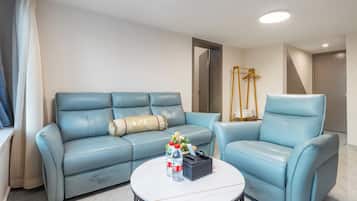 Suite estándar, vistas a la ciudad | Interior