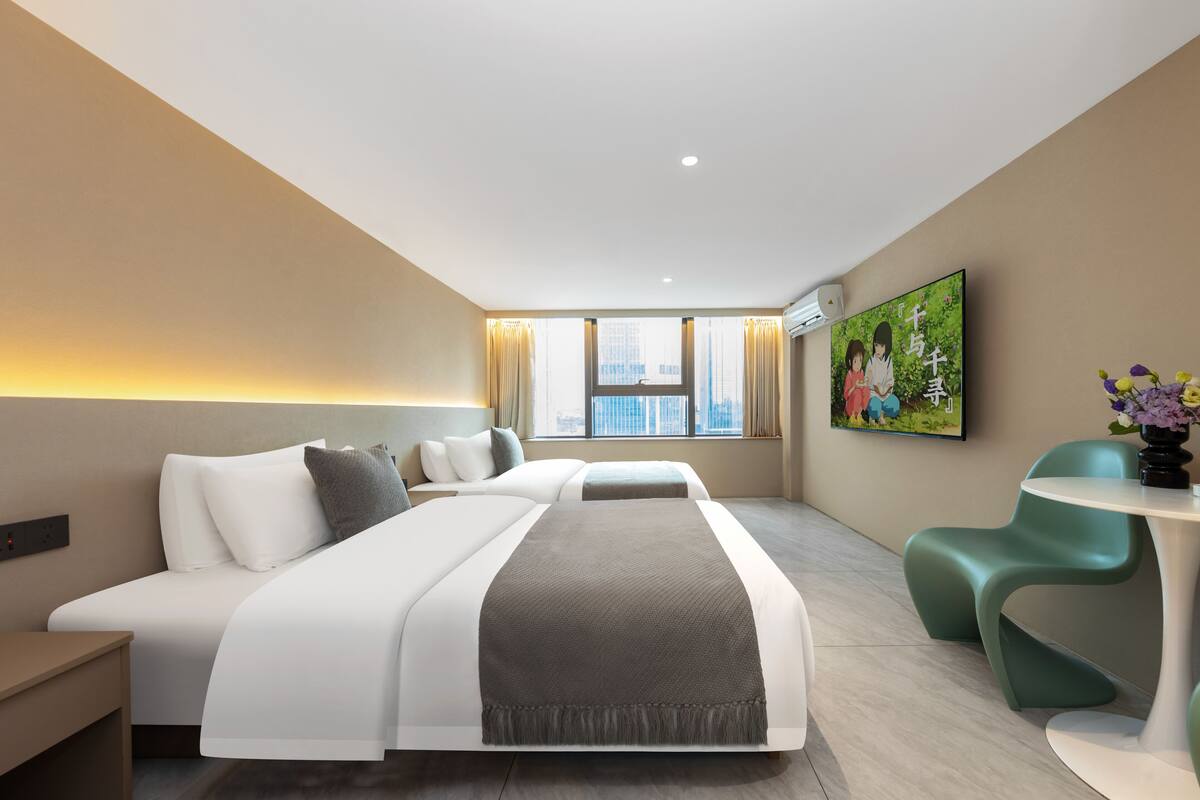 Standard Twin Room, City View