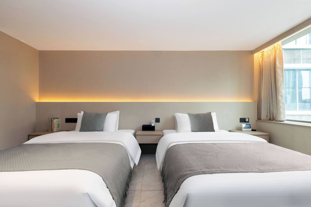 Standard Twin Room, City View