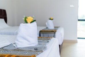 Standard Twin Room | Free WiFi - Deluxe Hotel Chaiyaphum (Chatturat)