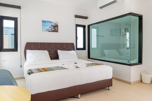 Deluxe Hotel Chaiyaphum