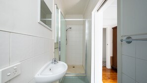 Bathroom - Limoncello in Fitzroy North (Fitzroy North)