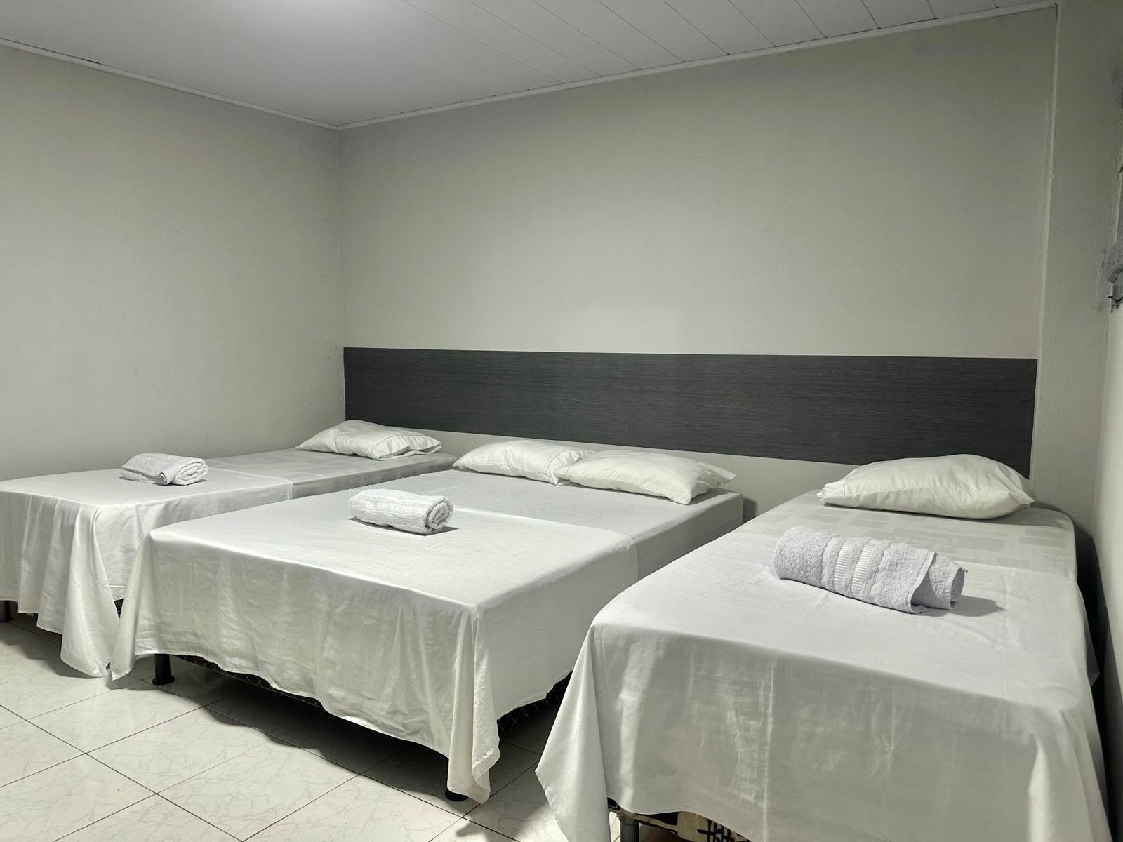 Familie vierpersoonskamer, uitzicht op de stad