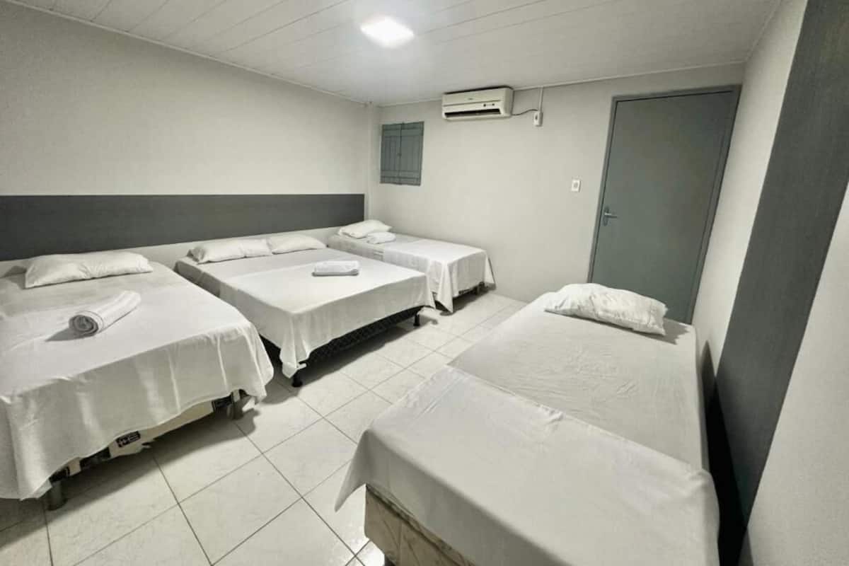 Phòng 4 dành cho gia đình, quang cảnh thành phố