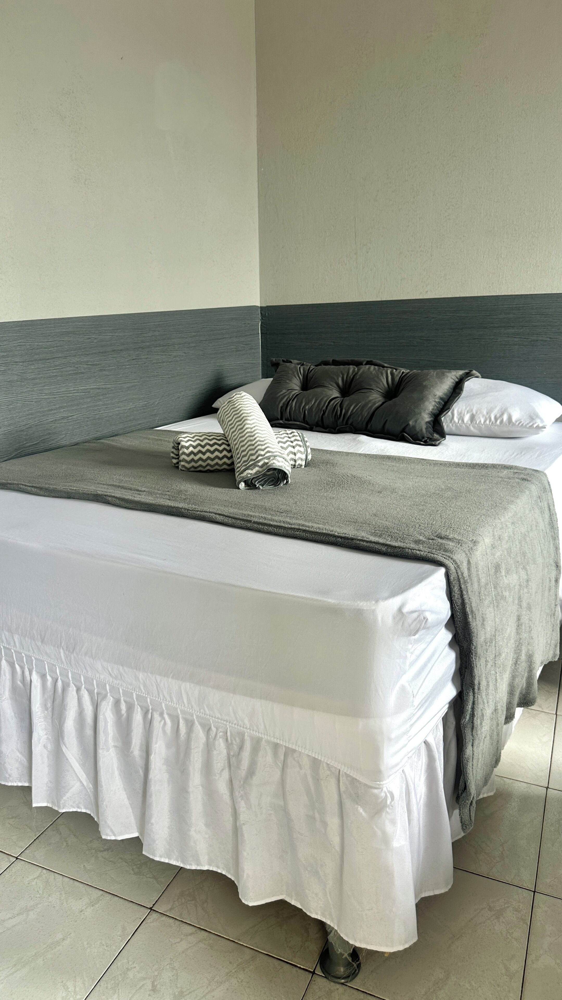 Phòng đôi hoặc 2 giường đơn, quang cảnh thành phố | Bàn 