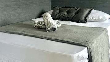 Phòng đôi hoặc 2 giường đơn, quang cảnh thành phố | Bàn