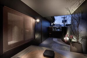 Interior - Daybreak (New Taipei City)