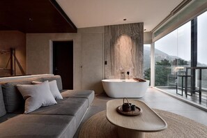 Deluxe Double Room, Balcony, Sea View (1201) | Living area - Daybreak (New Taipei City)