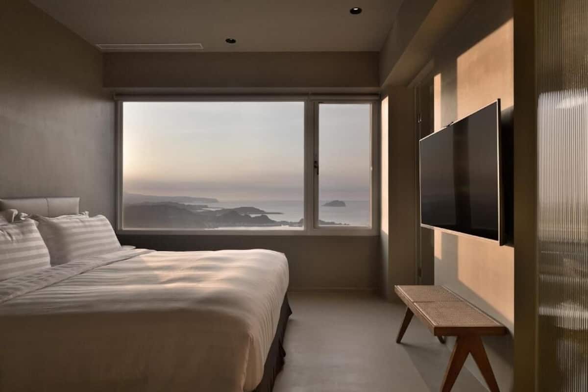 Double Room, Sea View (2302)