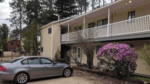 Property grounds - Condo Ideal location. Ski, Shop, Hike. (Conway)