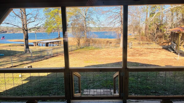 Interior - Waterfront 3-bedroom house in tranquil Many. Brand new boat dock ready for use (Many)