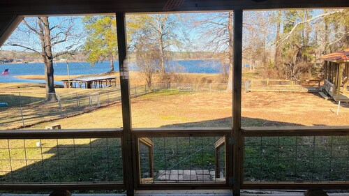 Waterfront 3-bedroom house in tranquil Many. Brand new boat dock ready for use