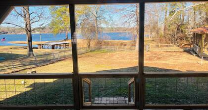 Waterfront 3-bedroom house in tranquil Many. Brand new boat dock ready for use