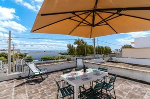 Outdoor dining - Barbara Villa with Sea View Terrace (Porto Cesareo)