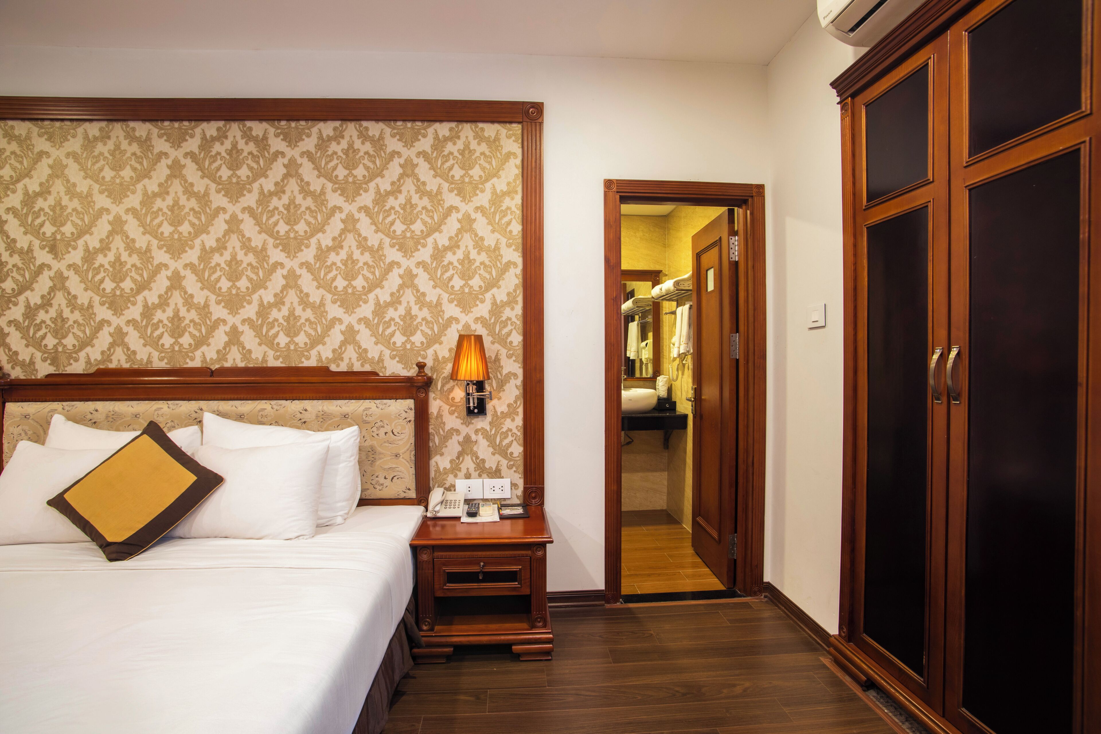 디럭스 트리플룸, 시내 전망