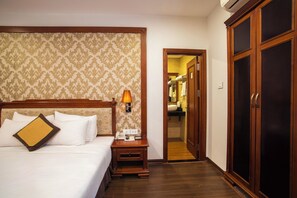 华丽三人房, 城市景观