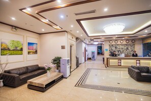 Front of property - Son Tung Hotel (Cau Giay)