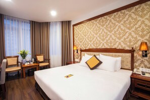 Deluxe Triple Room, City View - Son Tung Hotel (Cau Giay)