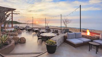 تناول الطعام بالخارج