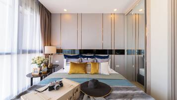 Deluxe Room, 1 King Bed, City View | Free WiFi