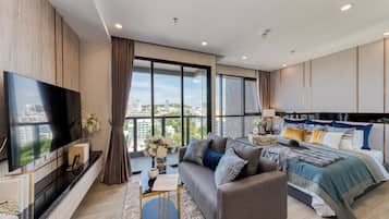 Deluxe Room | Living area