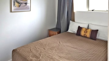 Deluxe Apartment | Free WiFi, bed sheets, wheelchair access