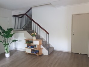 Interior - Jacaranda House - Bushland Escape (Caboolture South)