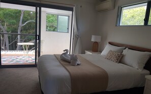 Room - Jacaranda House - Bushland Escape (Caboolture South)