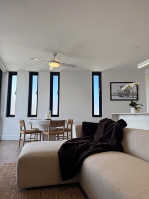 Living area - Modern coastal stay in the heart of Scarborough (Scarborough)