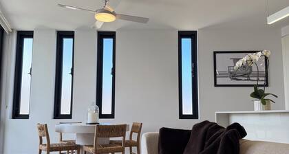 Modern coastal stay in the heart of Scarborough
