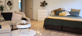 Hosts on the Coast Katz Korner