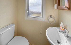Shower - 3 bedroom pet friendly home in Färjestaden (Färjestaden)