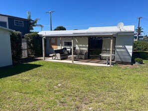 Terrace/patio - Hosts on the Coast Ocean Corner (Whangamata)