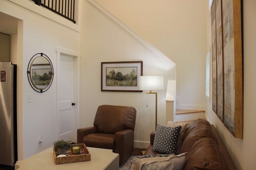 1BR Condo Close to MSU — Perfect for Game Weekends