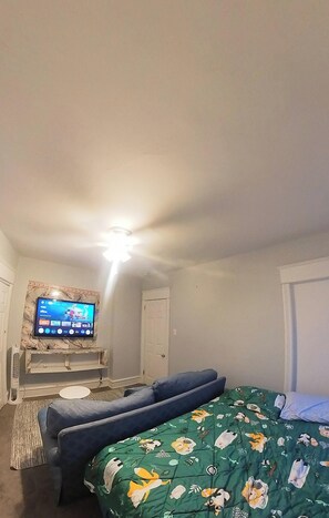 3 bedrooms, iron/ironing board