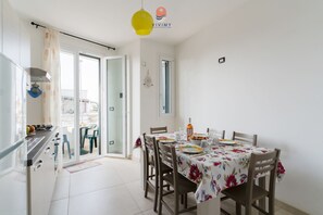 Dining - House Elena - Ground Floor (Torre San Giovanni)