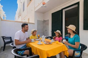 Outdoor dining - House Elena - Ground Floor (Torre San Giovanni)