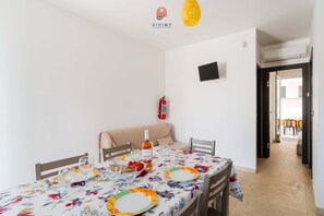 Dining - House Elena - Ground Floor (Torre San Giovanni)