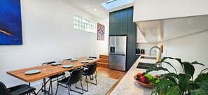 Fridge, microwave, oven, stovetop - Charming Terrace Retreat in the Heart of Surry Hills (Surry Hills)