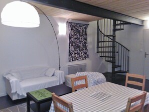 Living area - Gîtes Gayet MASCARET red (ST ANDRONY)