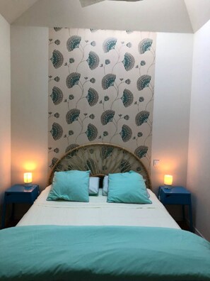 Room - Gîtes Gayet MASCARET red (ST ANDRONY)