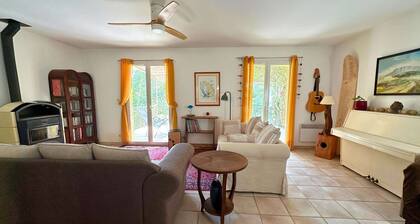 Villa for 8 guests with private pool, in the heart of Domaine de Valcros â La Londe-les-Maures