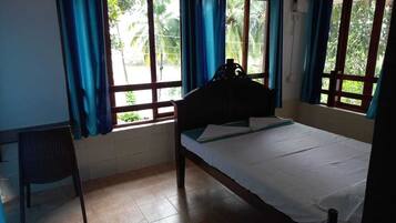 Basic-Doppelzimmer, Blick auf den Innenhof